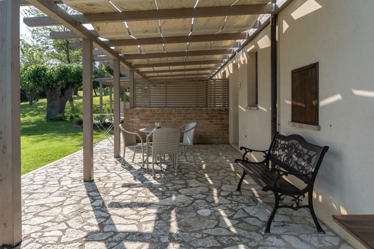 Le Maracla Country House Iesi Exterior photo